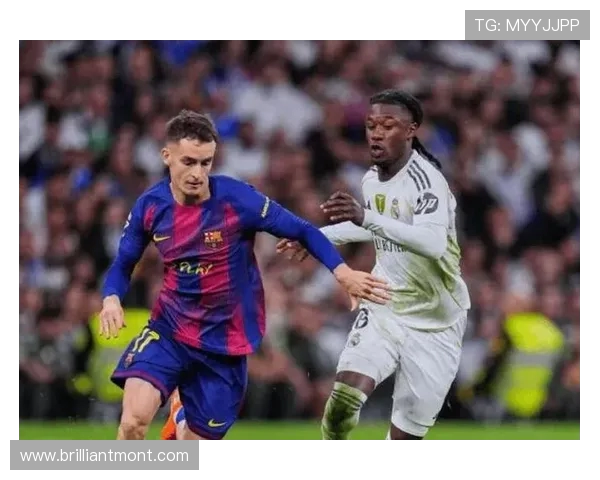 巴萨旧将重逢埃尔切赛场赛前赛后热情交流情谊满满