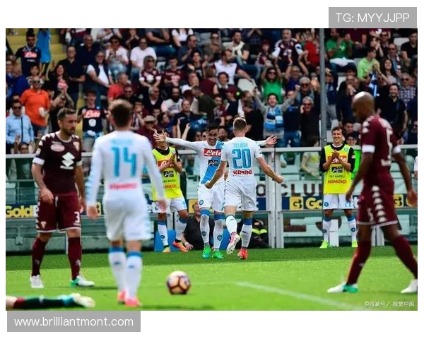 英超：曼联0-1十人埃弗顿！5轮不败终结，铁腰掌掴队友被直红罚下